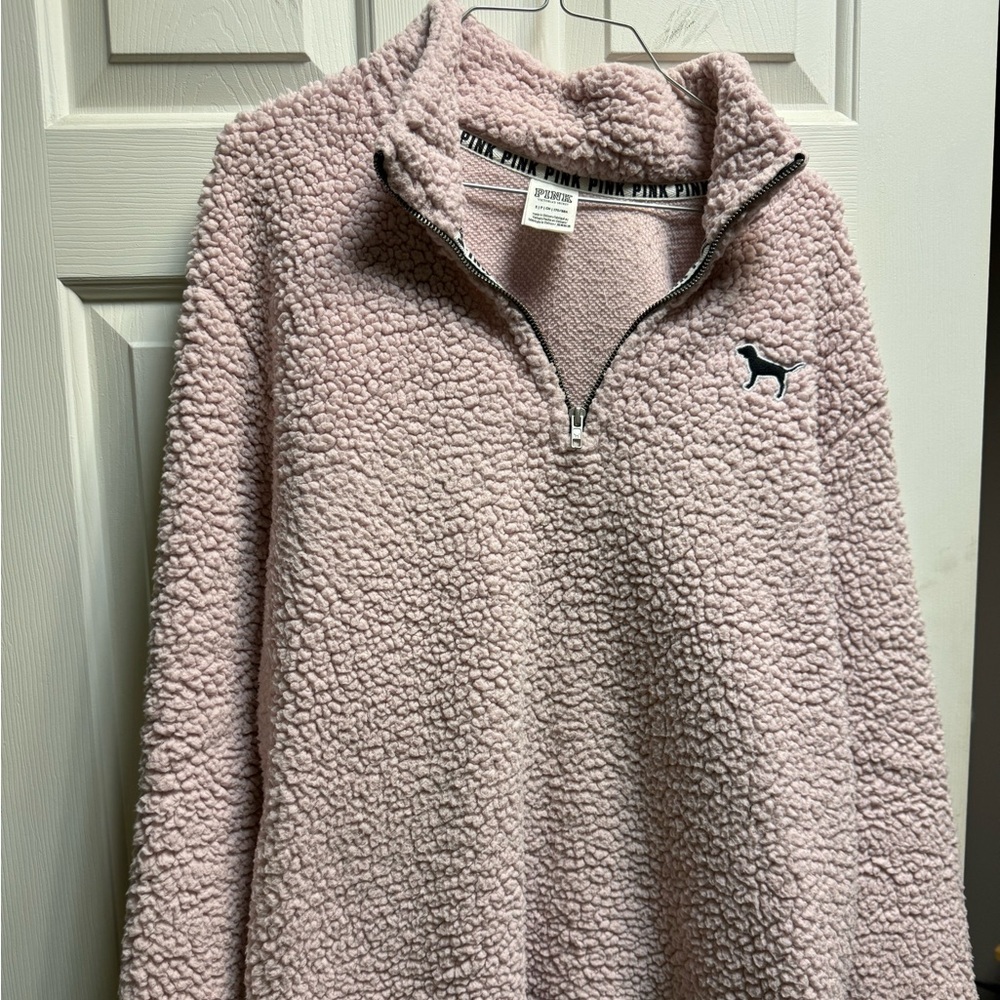 Victoria secrets PINK fleece quarter sip